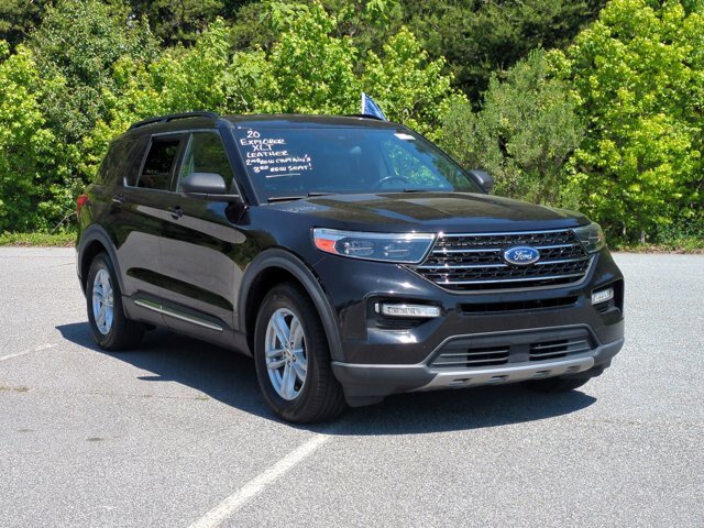 Certified 2020 Ford Explorer XLT w/ Equipment Group 202A RWD image 3