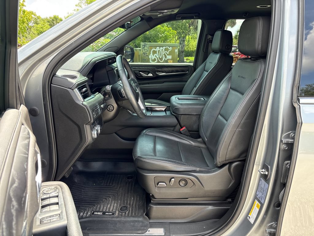 Used 2023 GMC Yukon XL Denali AWD/4WD image 30