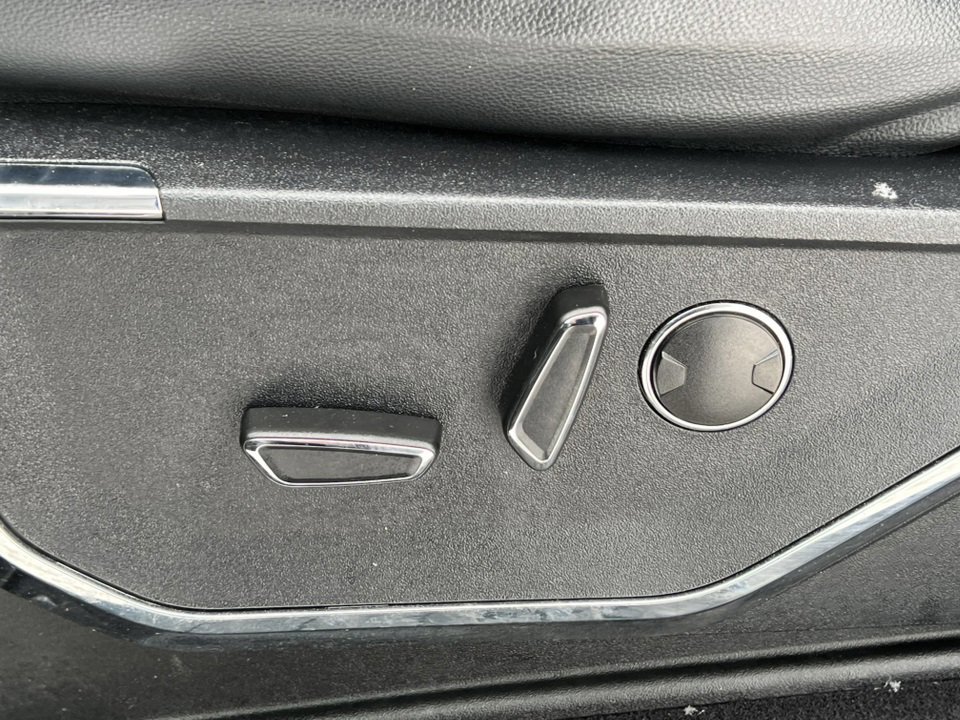 Certified 2023 Ford F150 Lariat w/ Equipment Group 502A High image 18