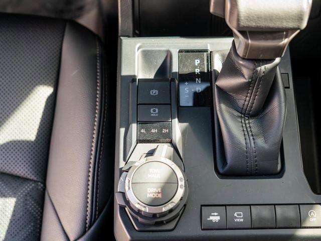 Used 2025 Toyota Tacoma Limited image 31