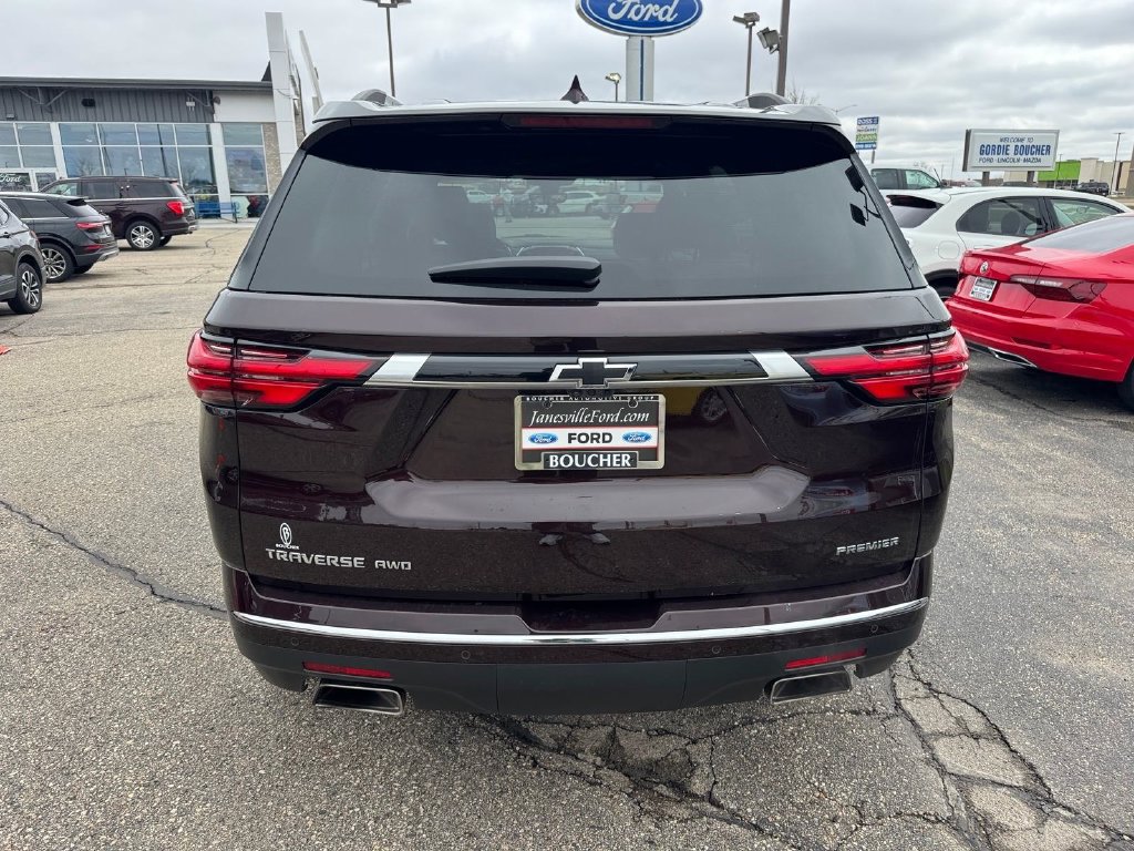 Used 2023 Chevrolet Traverse Premier w/ LPO, Floor Liner Package AWD/4WD image 4