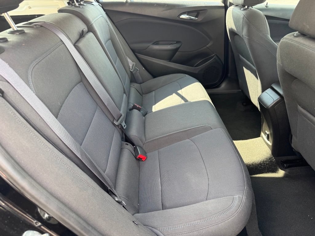 Used 2017 Chevrolet Cruze LT FWD image 17