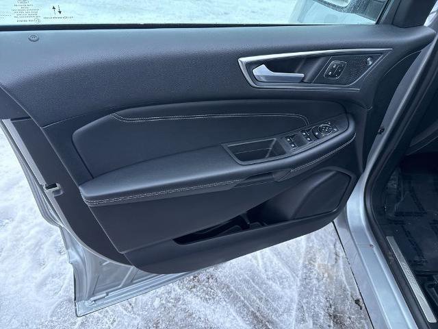 Certified 2024 Ford Edge Titanium image 9