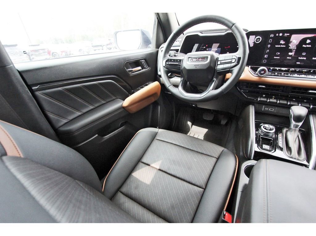 Used 2024 GMC Canyon AT4 w/ AT4 Premium Package image 11