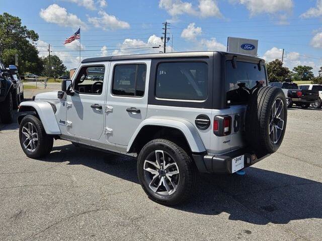 Used 2024 Jeep Wrangler Unlimited AWD/4WD image 9