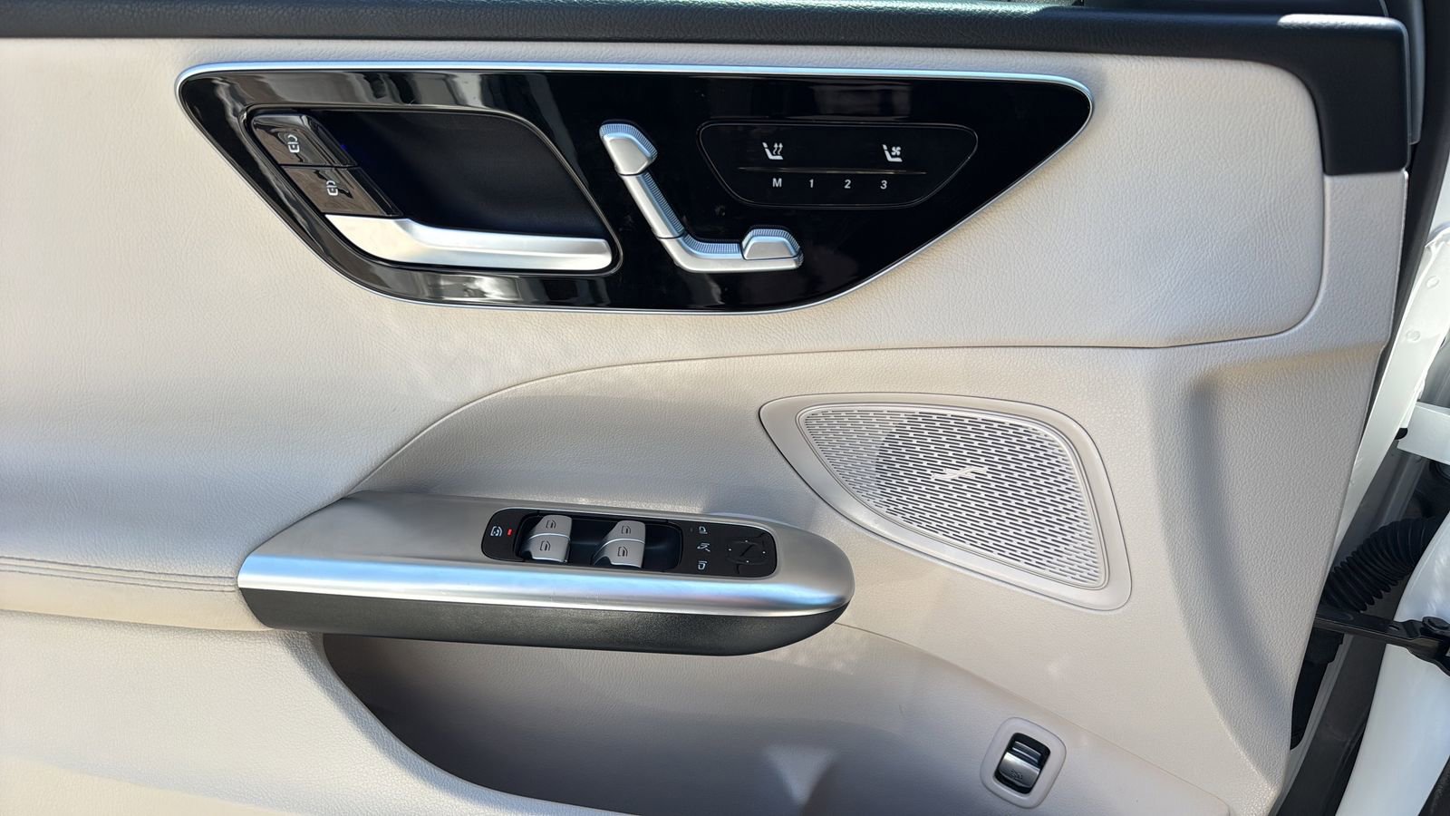 Used 2022 Mercedes-Benz C 300 Sedan image 11