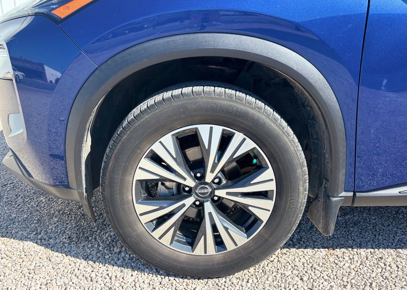 Used 2023 Nissan Rogue SV w/ SV Premium B Package image 15