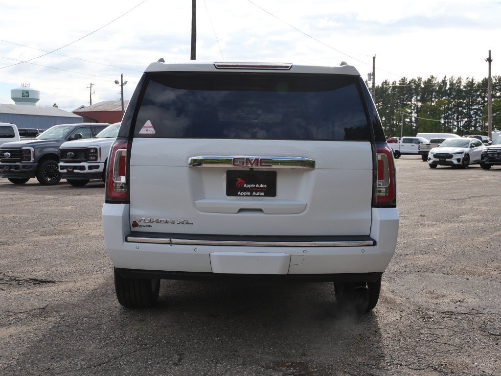 Used 2017 GMC Yukon XL Denali w/ Open Road Package AWD/4WD image 5
