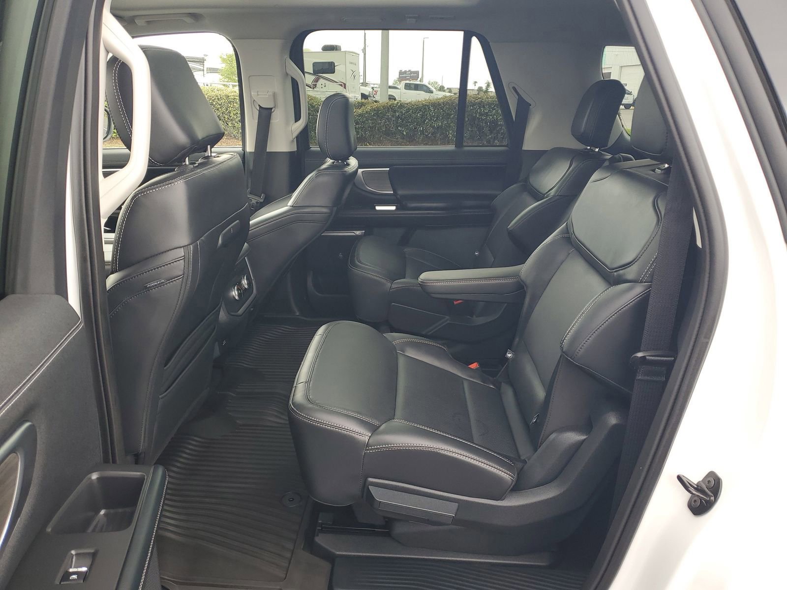 Certified 2025 Ford Expedition Max Platinum image 13