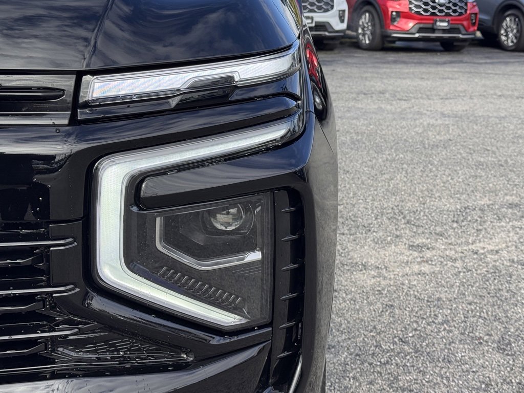 Used 2025 Chevrolet Suburban RST image 8