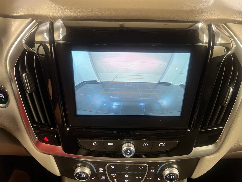 Used 2018 Chevrolet Traverse LT FWD image 12