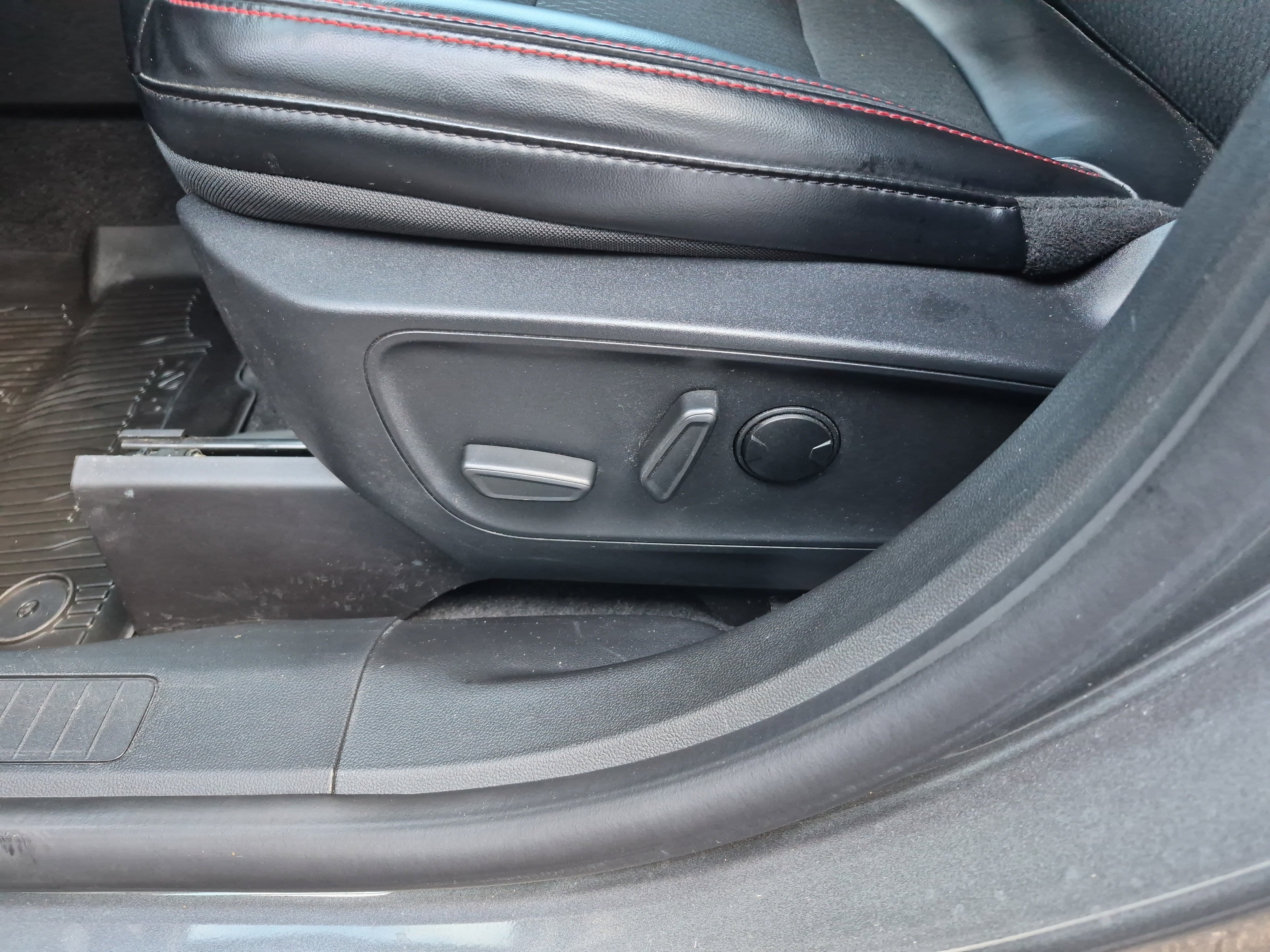 Certified 2025 Ford Escape ST-Line Elite image 13