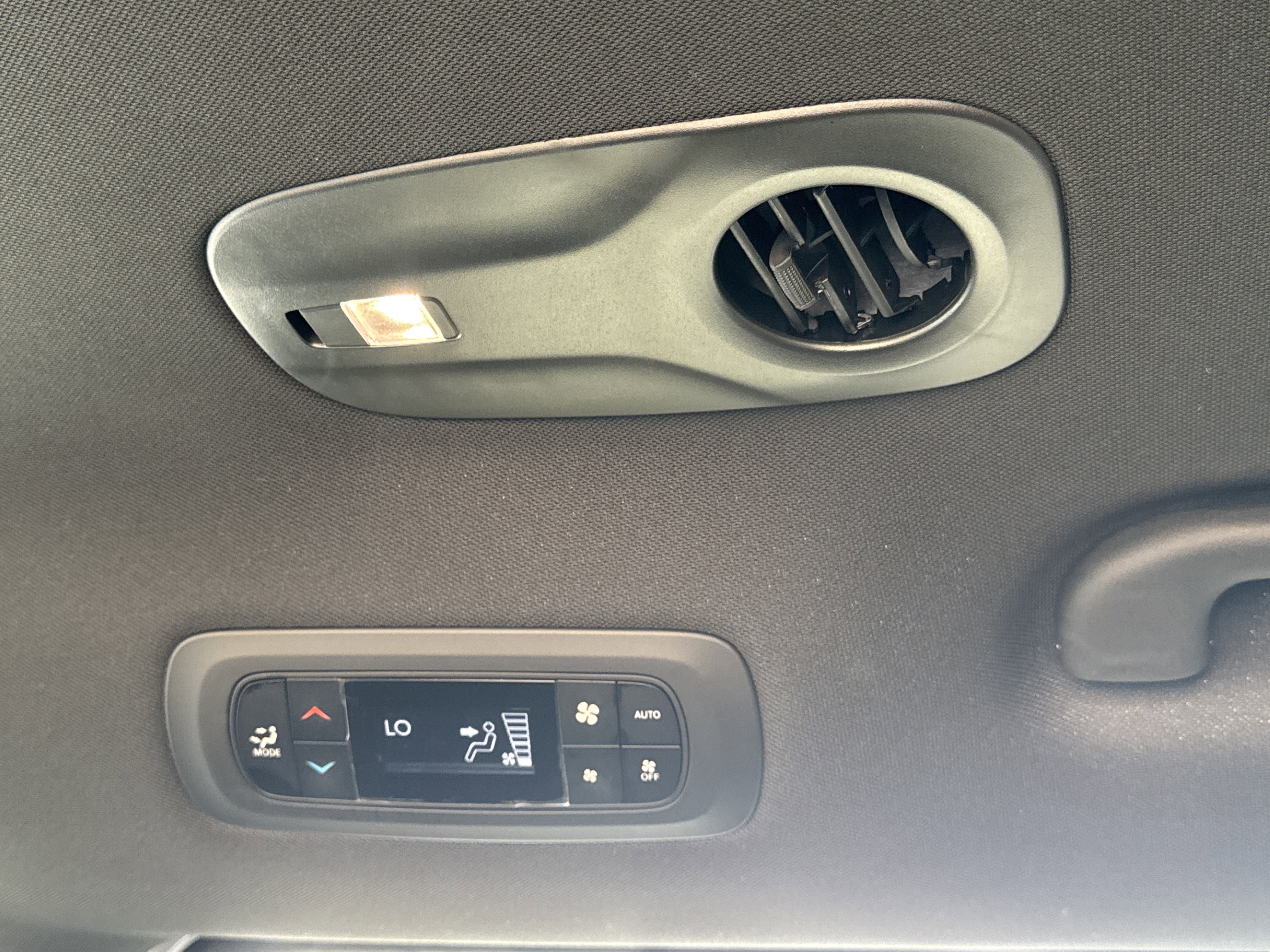 Used 2024 Chrysler Pacifica Touring-L w/ S Appearance Package FWD image 32
