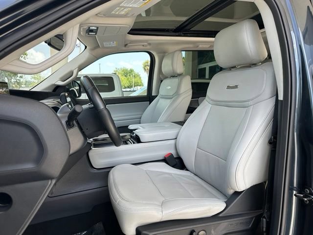 Certified 2025 Ford Expedition Max Platinum w/ Driver's Package AWD/4WD image 15