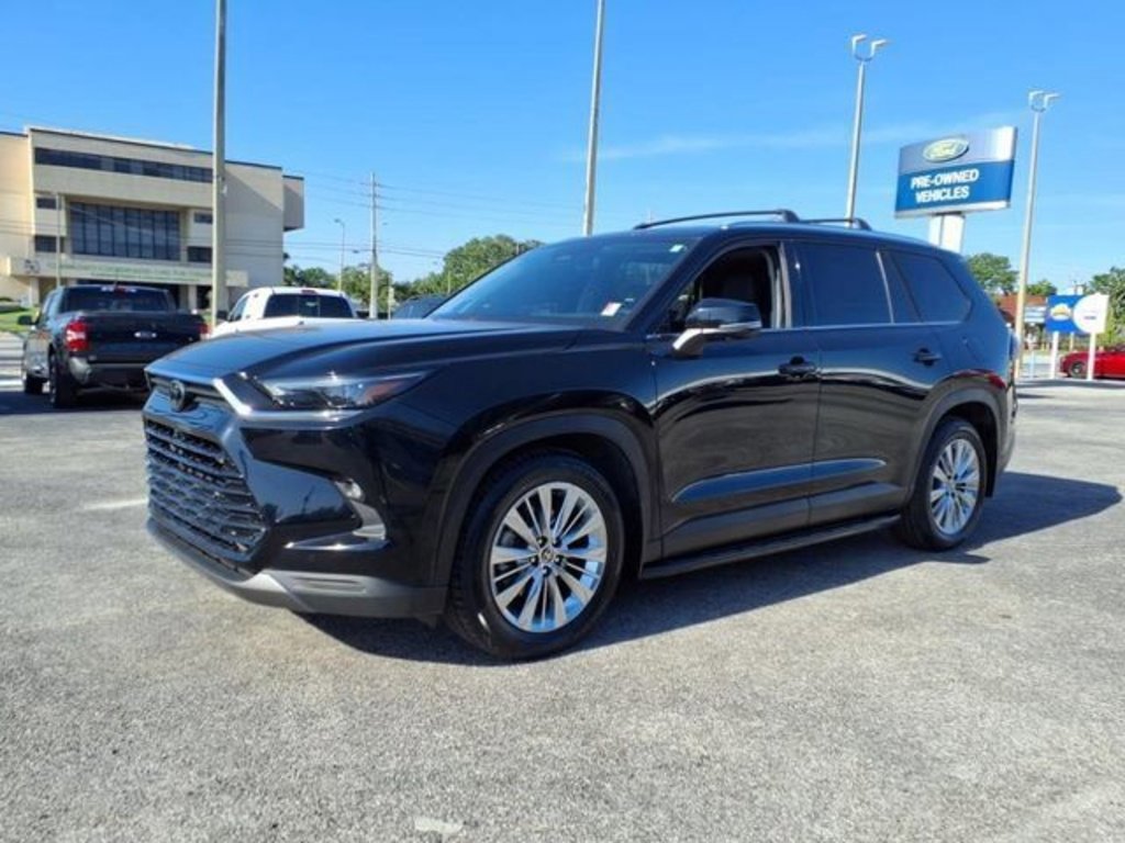 Used 2024 Toyota Grand Highlander Platinum image 3