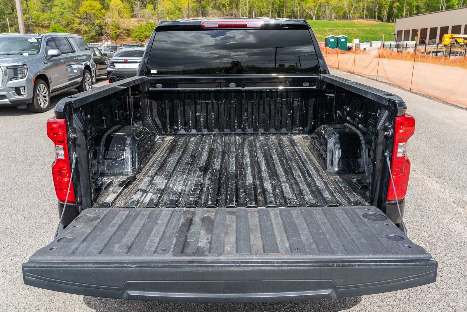 Used 2023 Chevrolet Silverado 1500 LT AWD/4WD image 17