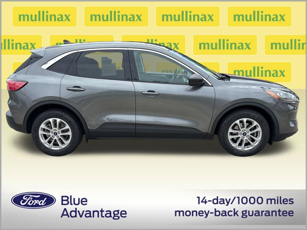 Certified 2022 Ford Escape SE FWD image 2