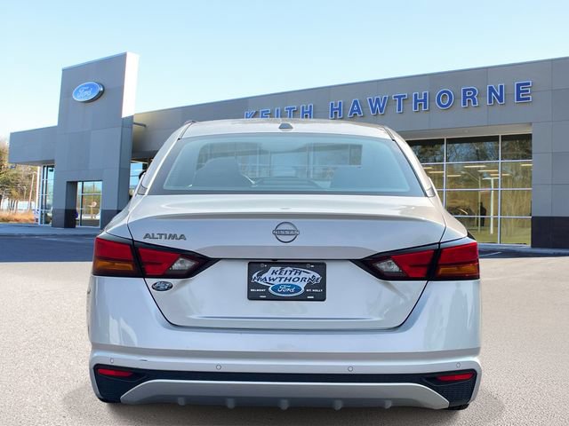 Used 2025 Nissan Altima 2.5 SV FWD image 5
