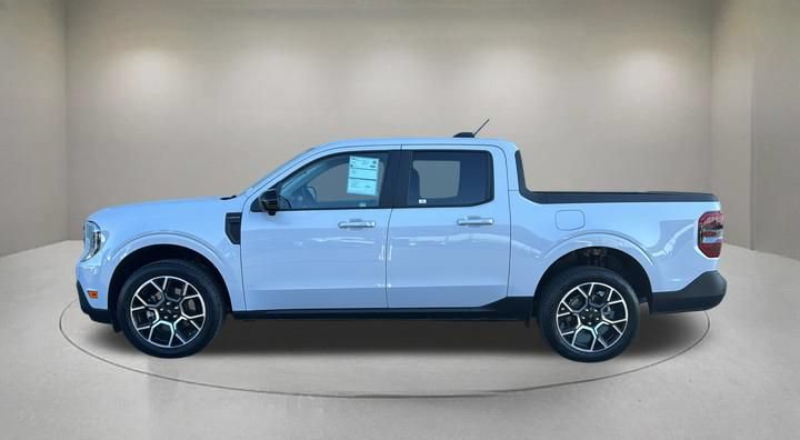 Certified 2025 Ford Maverick Lariat w/ 4K Tow Package AWD/4WD image 5