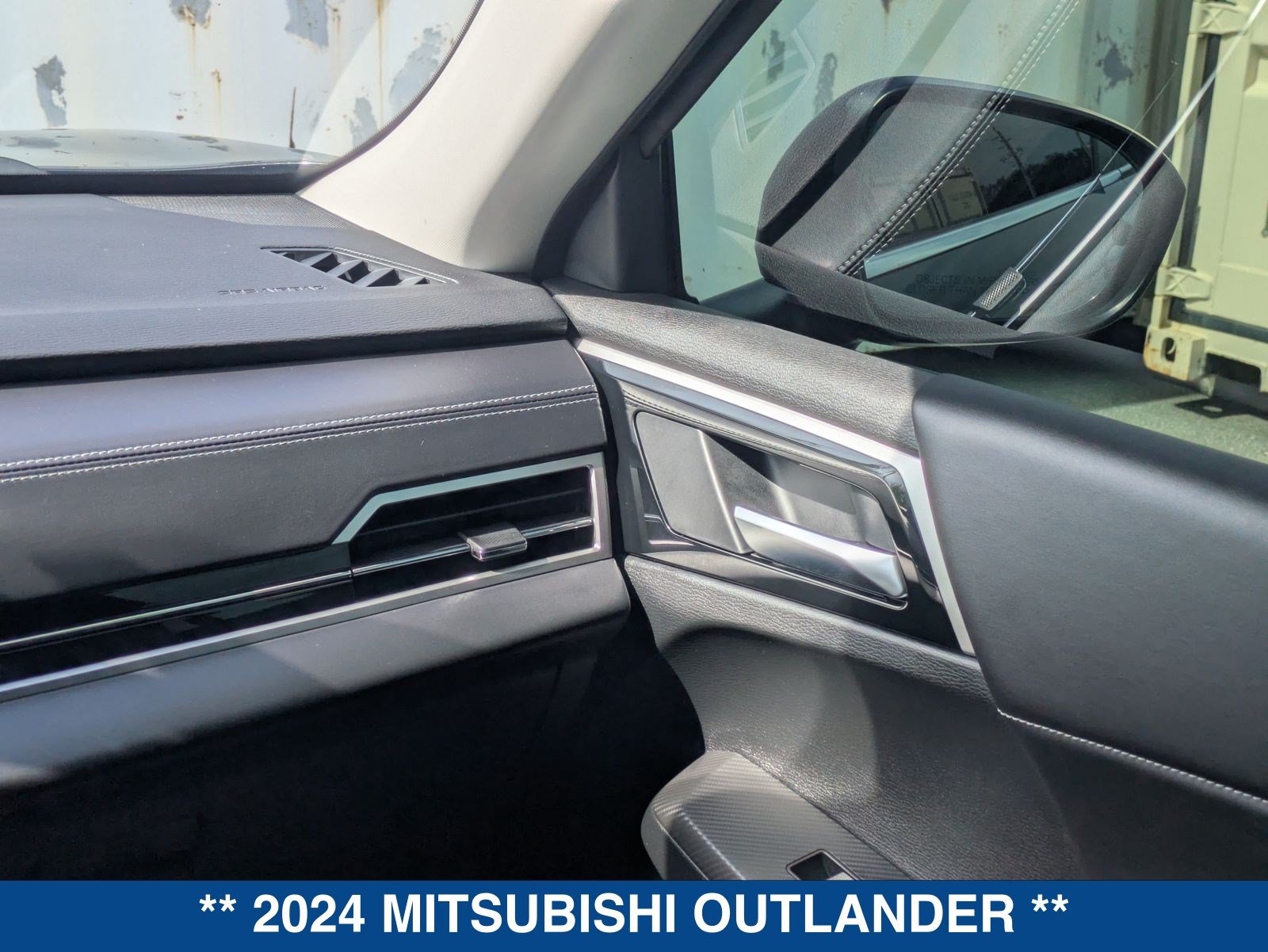 Used 2024 Mitsubishi Outlander SE FWD image 19