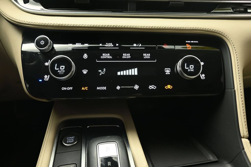 Used 2023 INFINITI QX60 Luxe w/ Performance Audio Package FWD image 29
