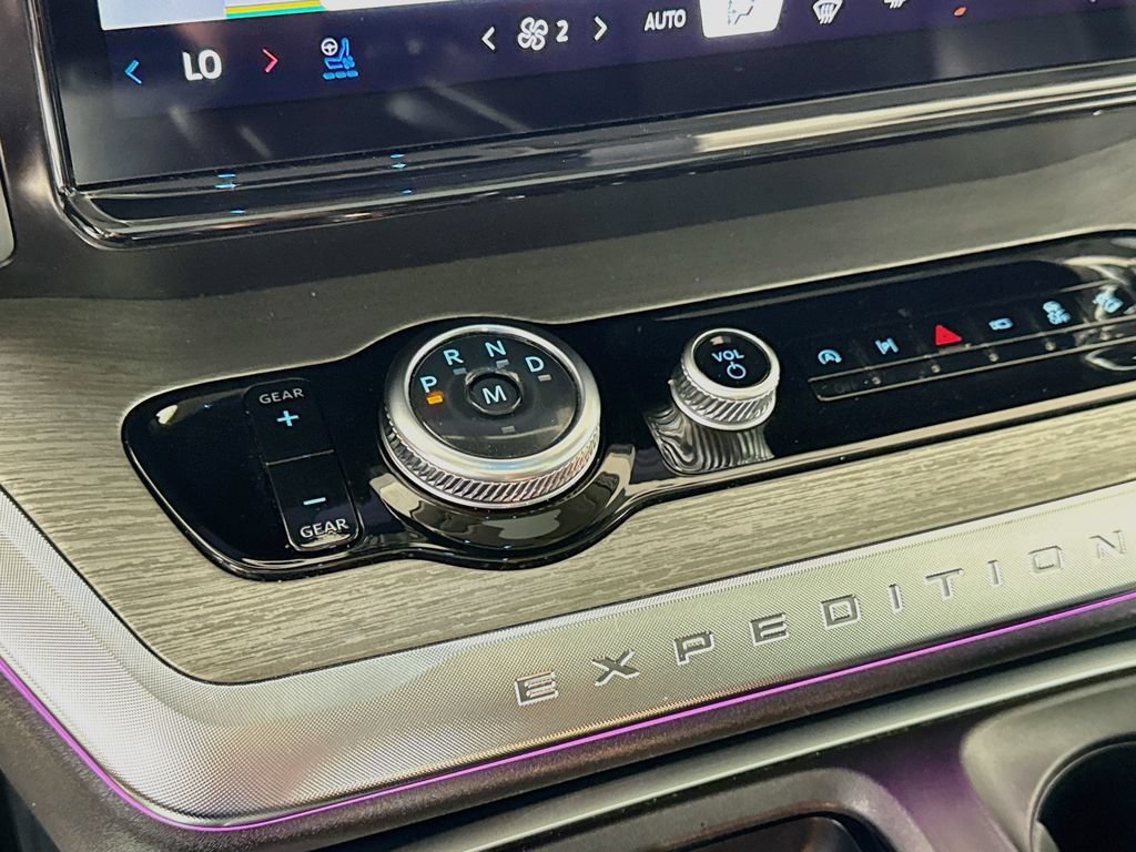 Certified 2025 Ford Expedition Platinum AWD/4WD image 21
