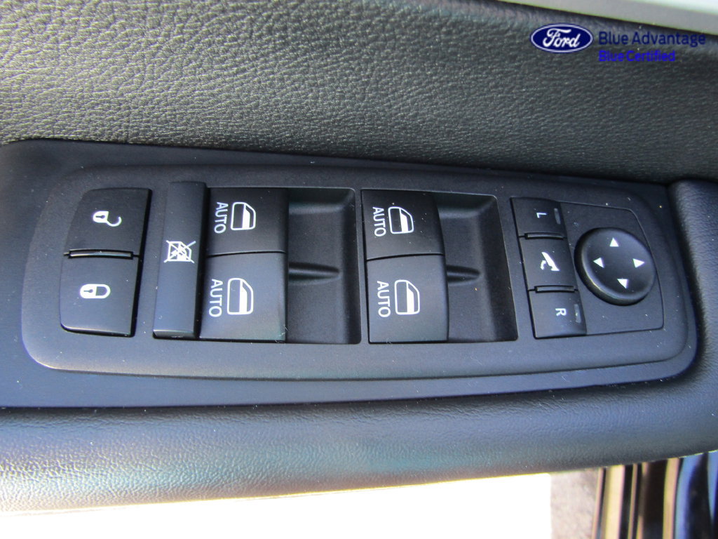 Used 2025 Chrysler Pacifica Limited FWD image 30
