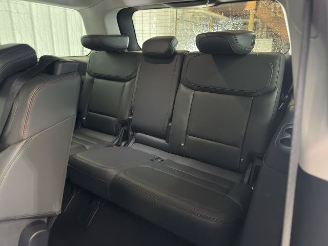 Certified 2025 Ford Expedition Active AWD/4WD image 11