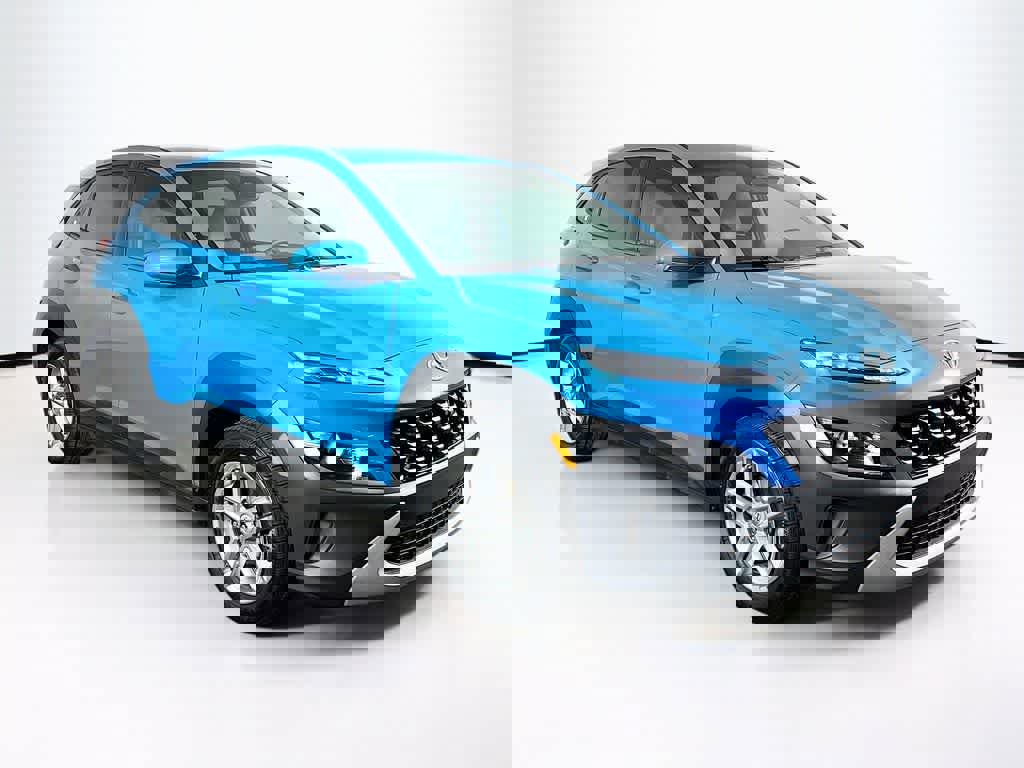 Used 2023 Hyundai Kona SE w/ Cargo Package image 7