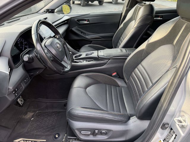 Used 2019 Toyota Avalon XSE w/ All Weather Liner Package FWD image 17