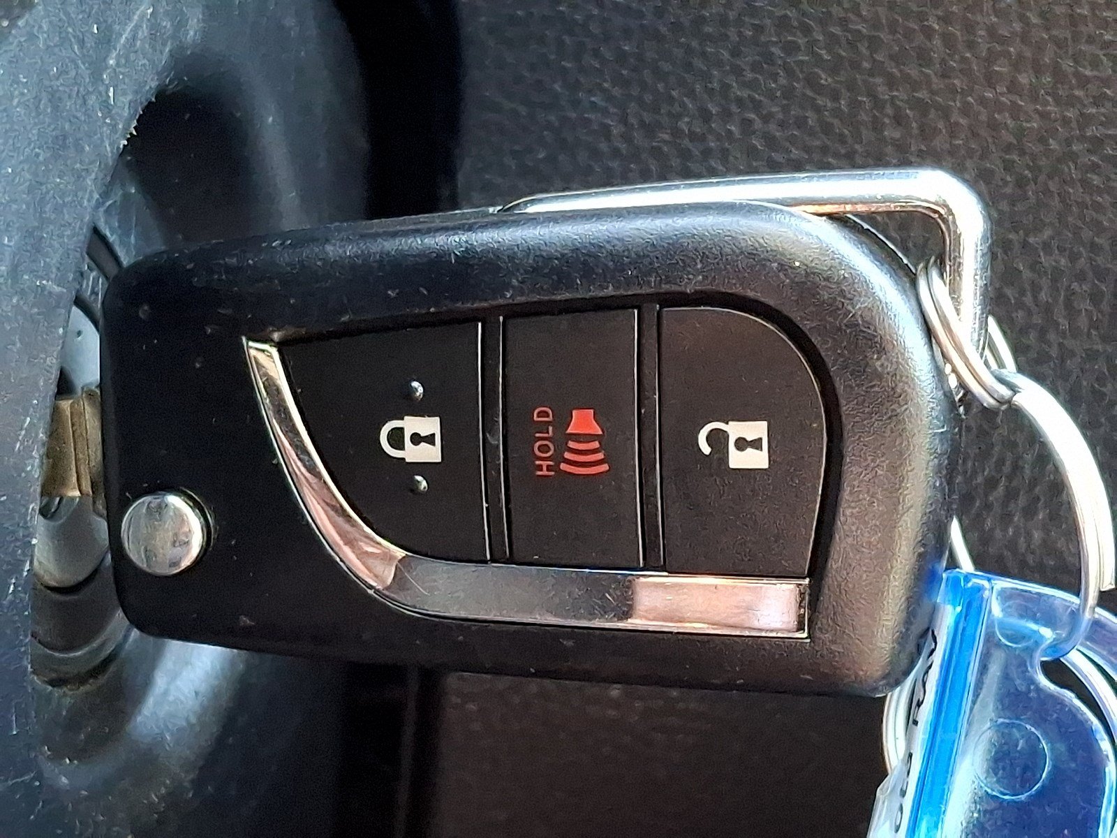 Used 2019 Toyota RAV4 LE FWD image 21