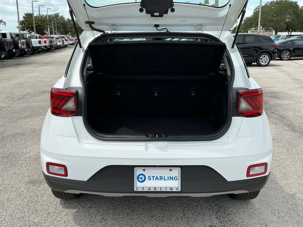 Used 2025 Hyundai Venue SEL FWD image 23