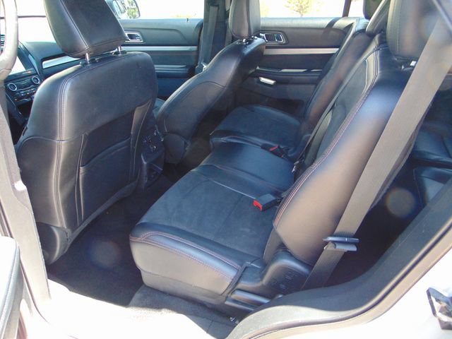 Certified 2018 Ford Explorer XLT w/ Equipment Group 202A AWD/4WD image 21