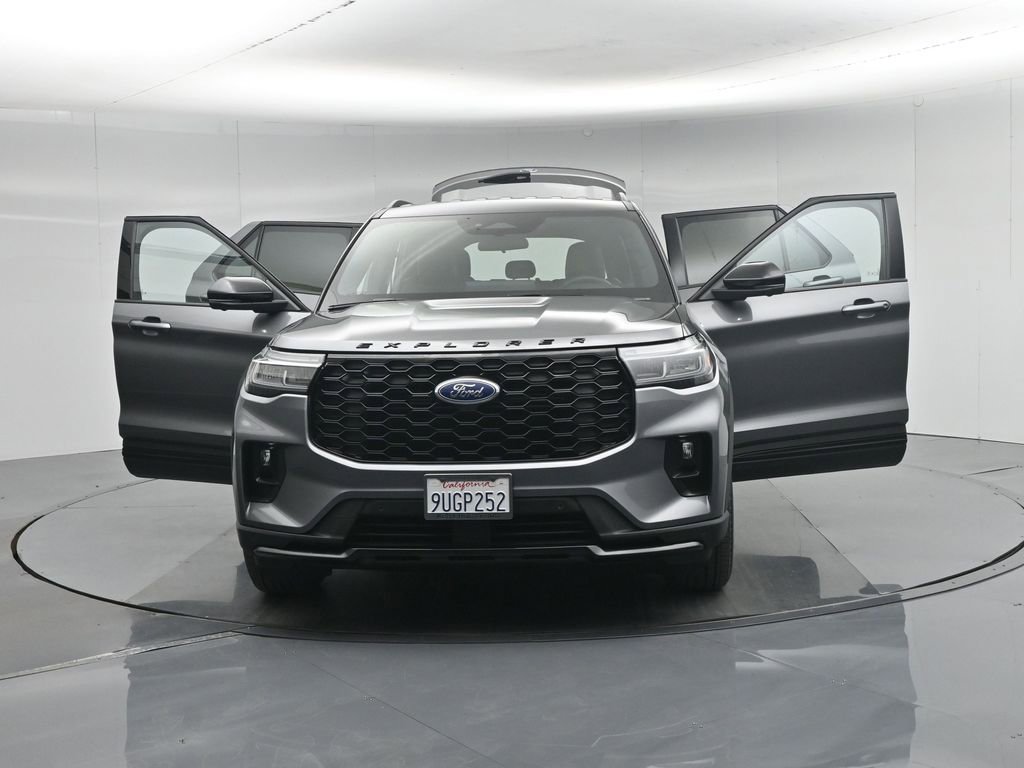 Certified 2025 Ford Explorer ST-Line RWD image 37