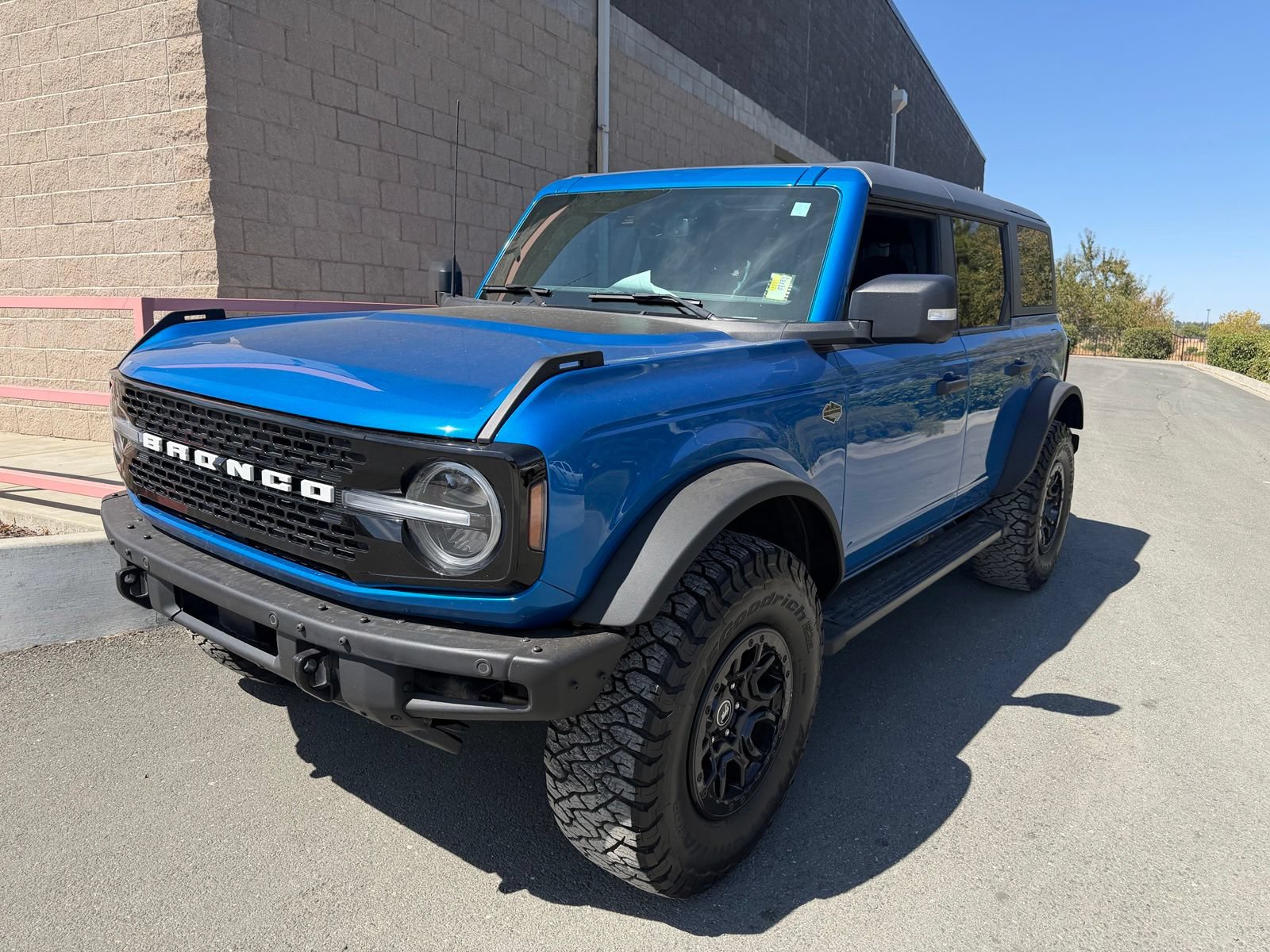 Certified 2023 Ford Bronco Wildtrak AWD/4WD image 1