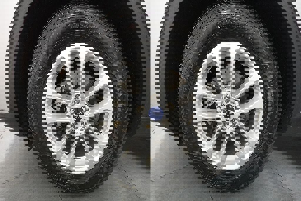 Certified 2020 Ford Escape SE image 34