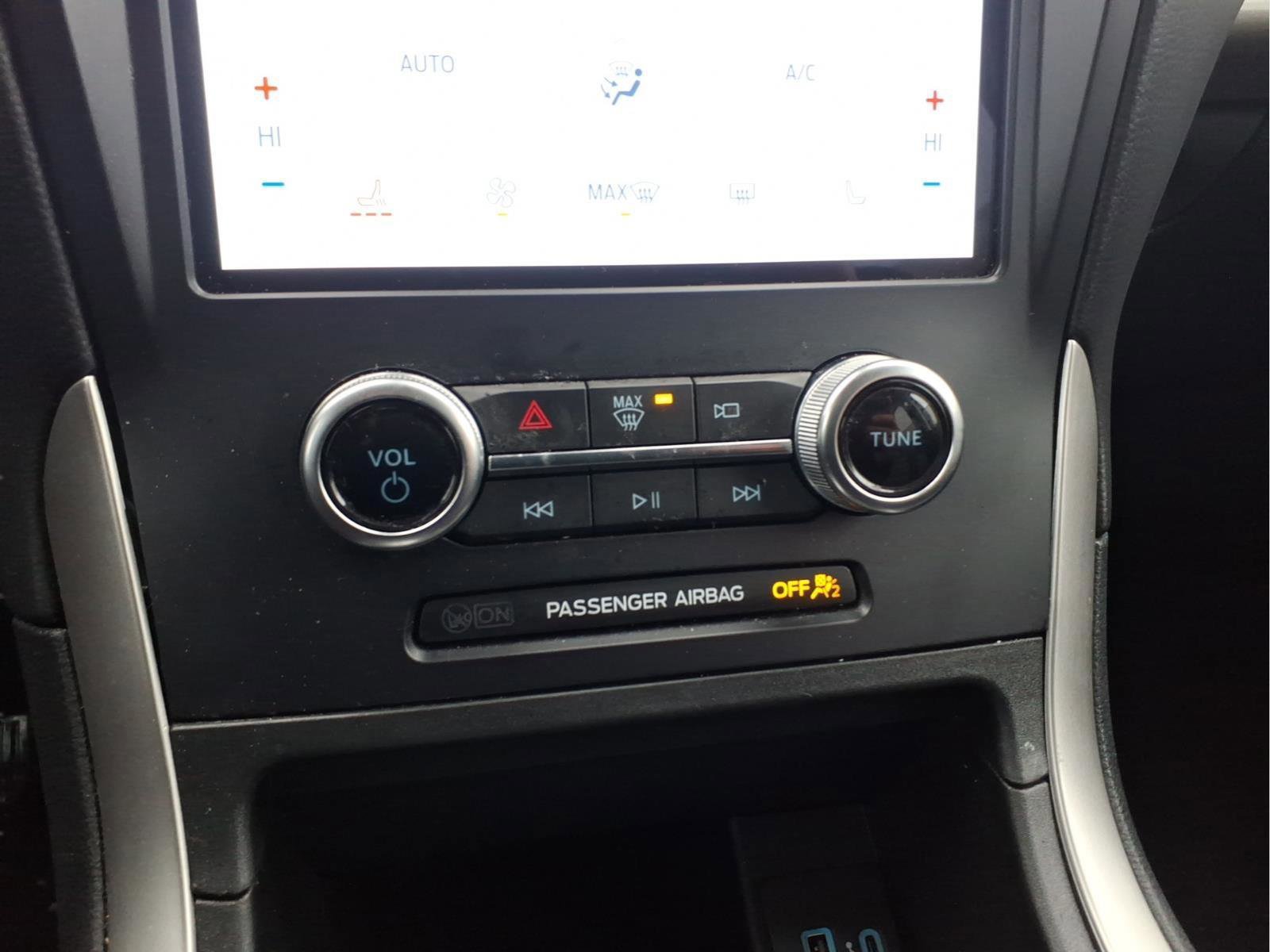 Certified 2024 Ford Edge SEL image 18