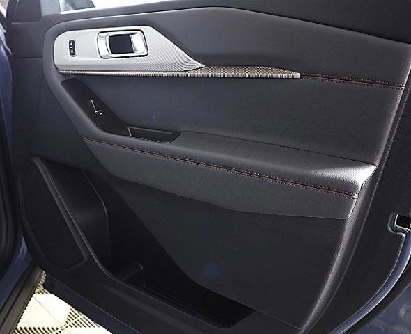 Certified 2025 Ford Explorer Active image 27