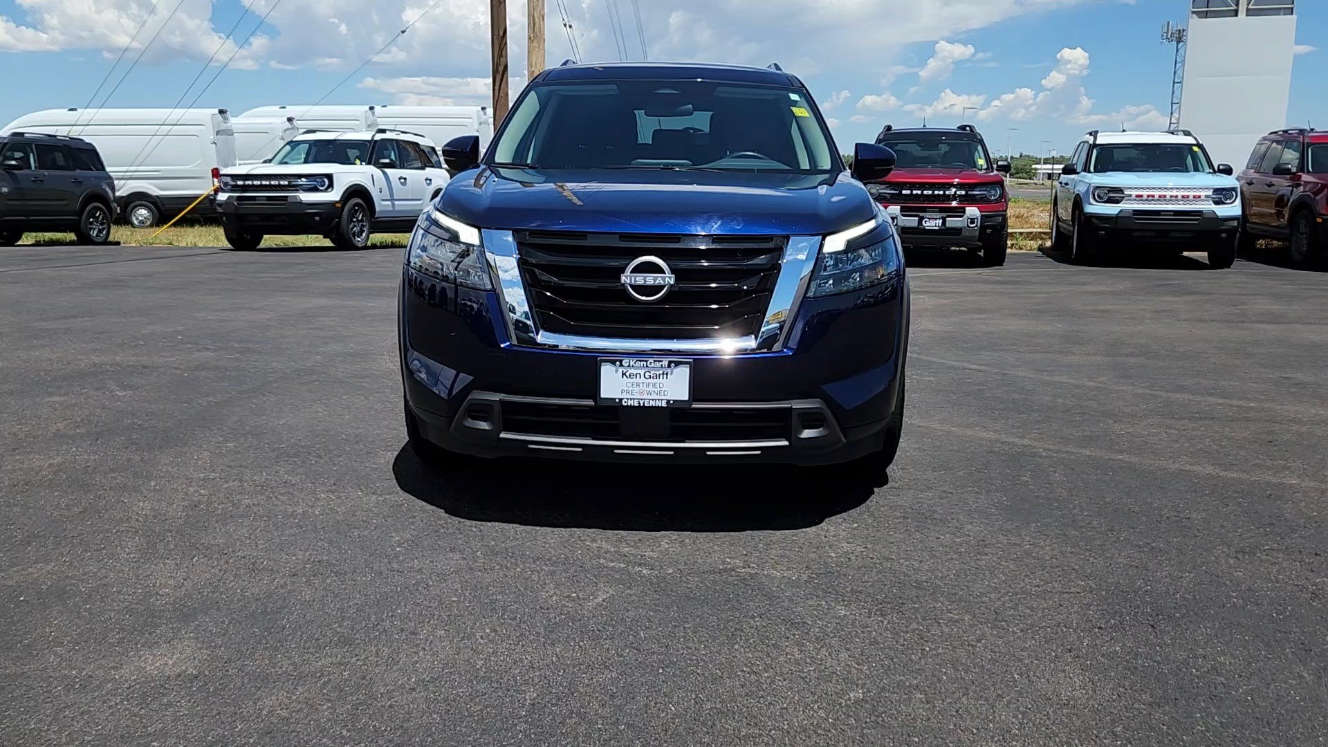 Used 2025 Nissan Pathfinder SV AWD/4WD image 4