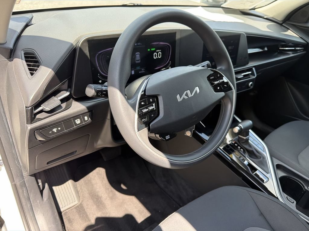 Used 2023 Kia Niro LX FWD image 12