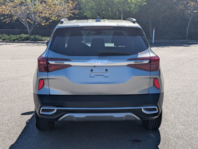 Used 2023 Kia Seltos EX image 4