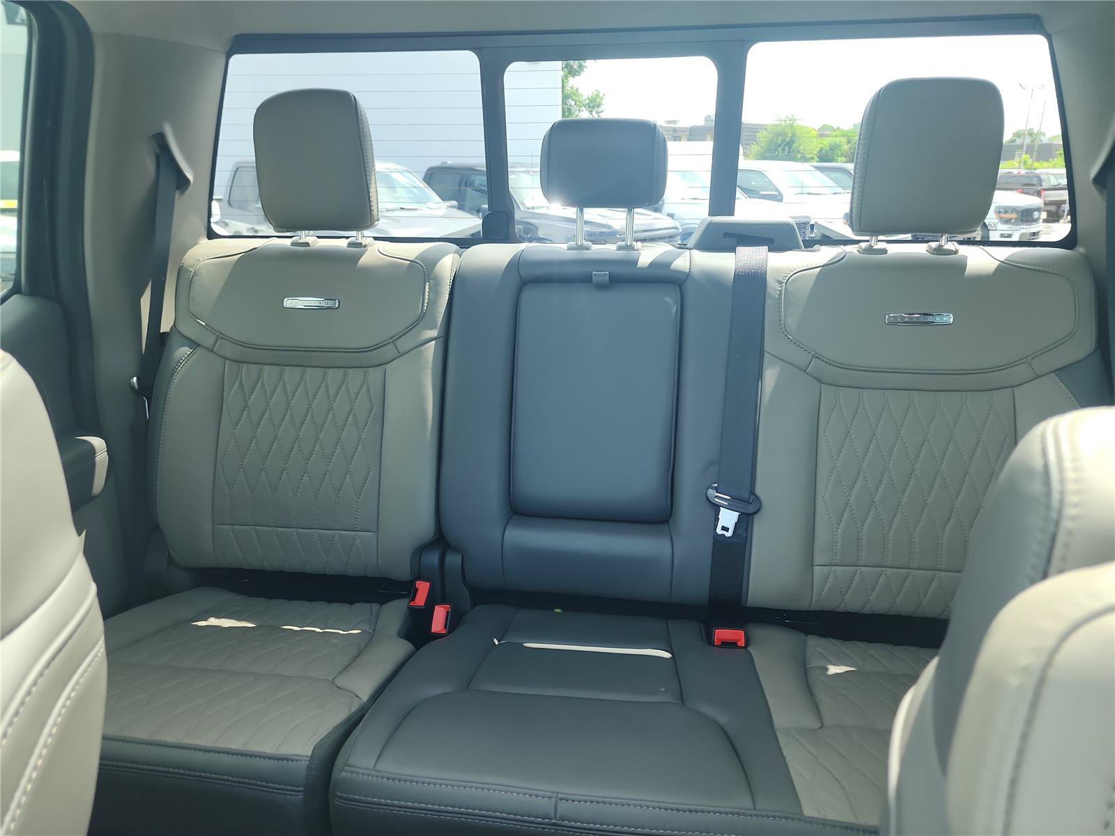 Certified 2025 Ford F450 Platinum w/ Platinum Plus Package AWD/4WD image 16