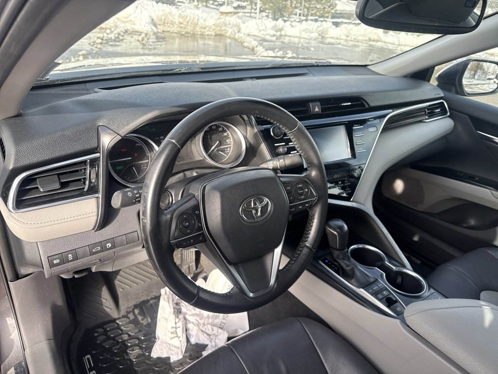 Used 2018 Toyota Camry XLE image 12