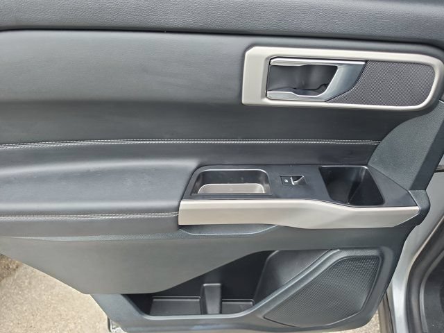 Certified 2024 Ford Explorer XLT w/ Equipment Group 202A RWD image 10