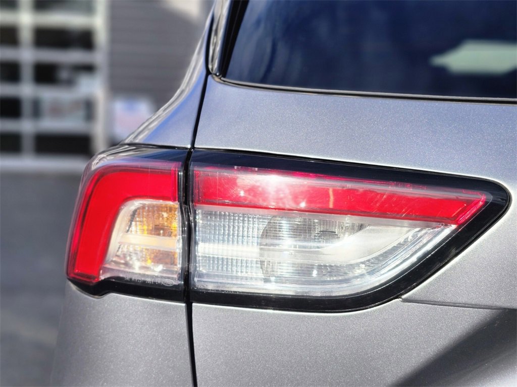 Certified 2021 Ford Escape SE w/ SE Sport Appearance Package image 9