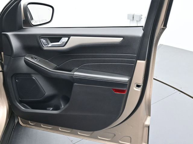 Certified 2021 Ford Escape SE image 29