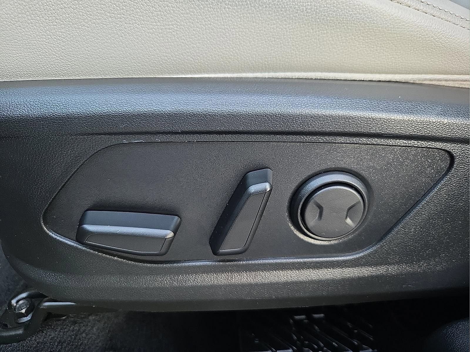 Used 2023 Hyundai Tucson Limited image 15