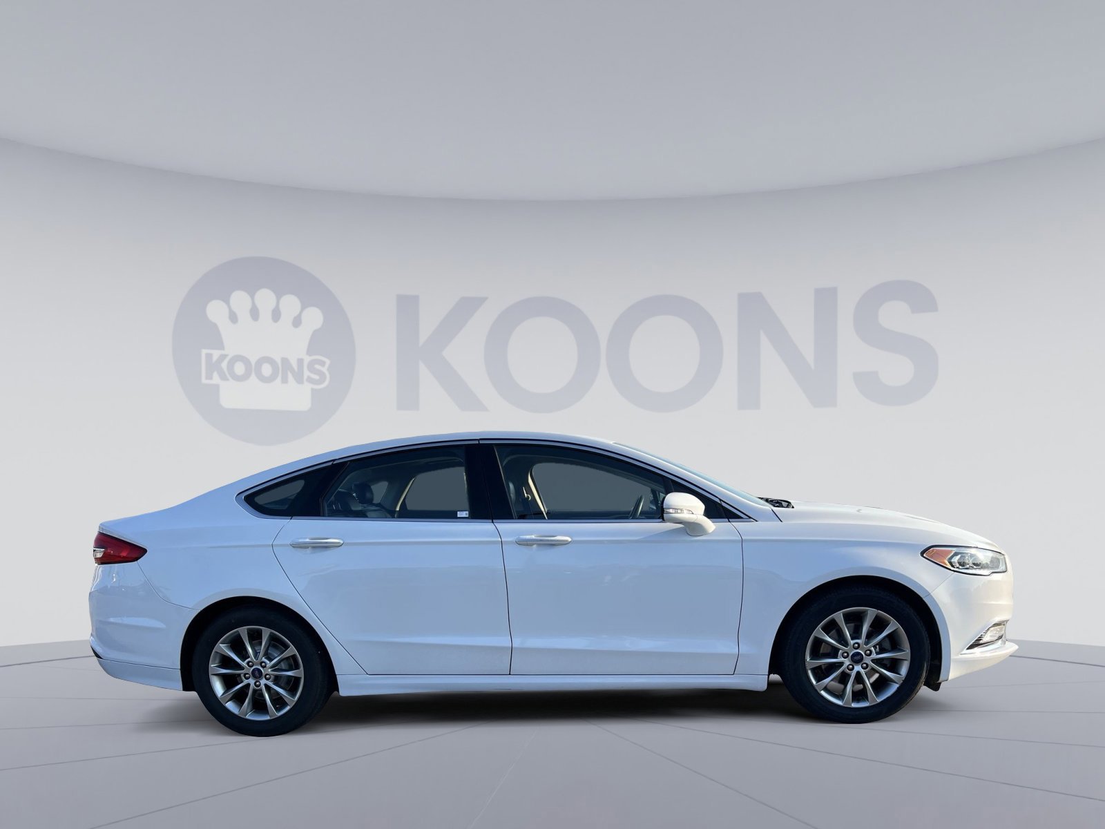 Certified 2017 Ford Fusion SE image 4