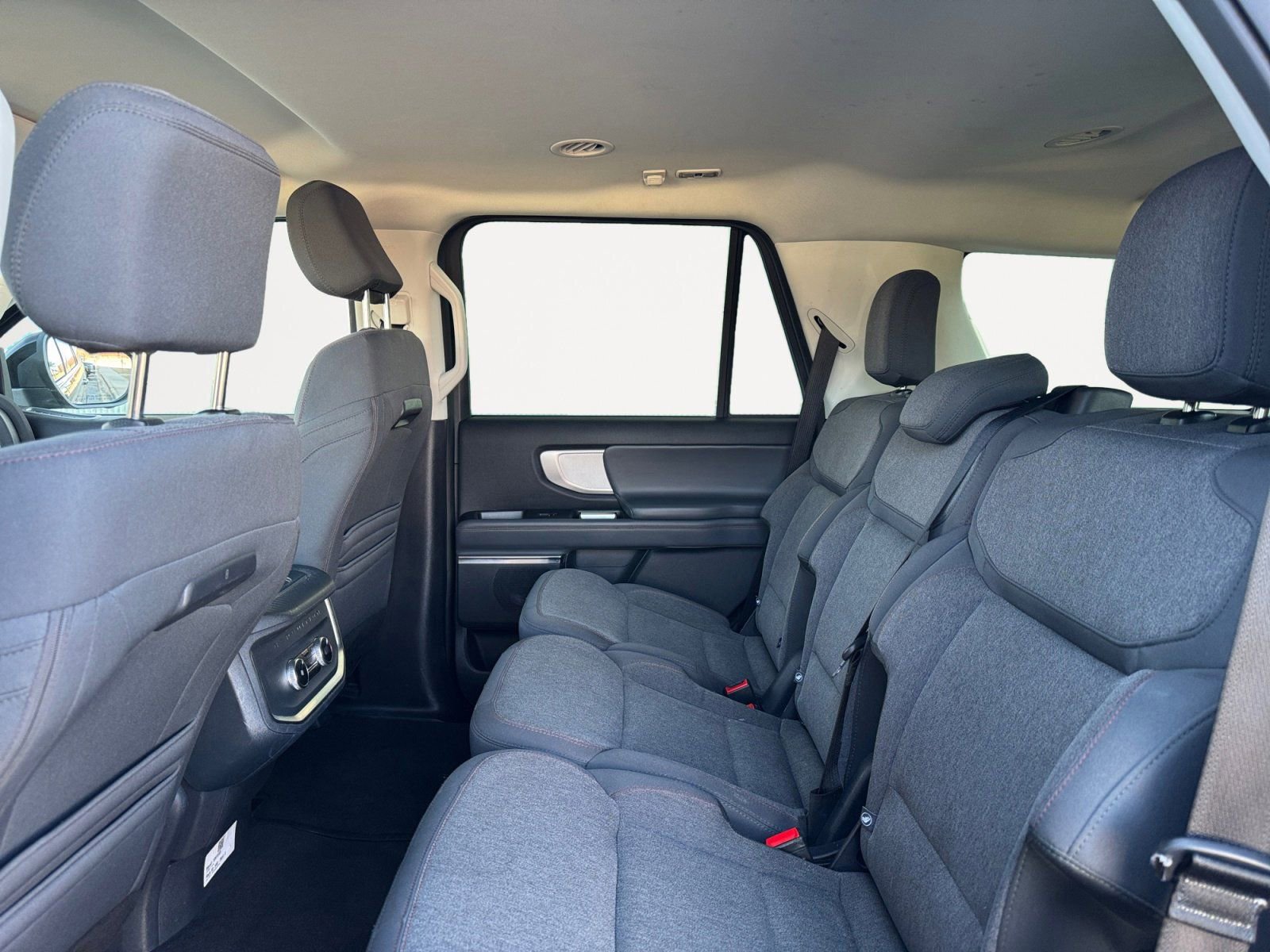 Certified 2025 Ford Expedition Active image 13