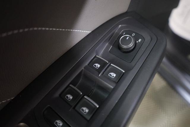 Used 2022 Volkswagen Atlas SEL AWD/4WD image 32